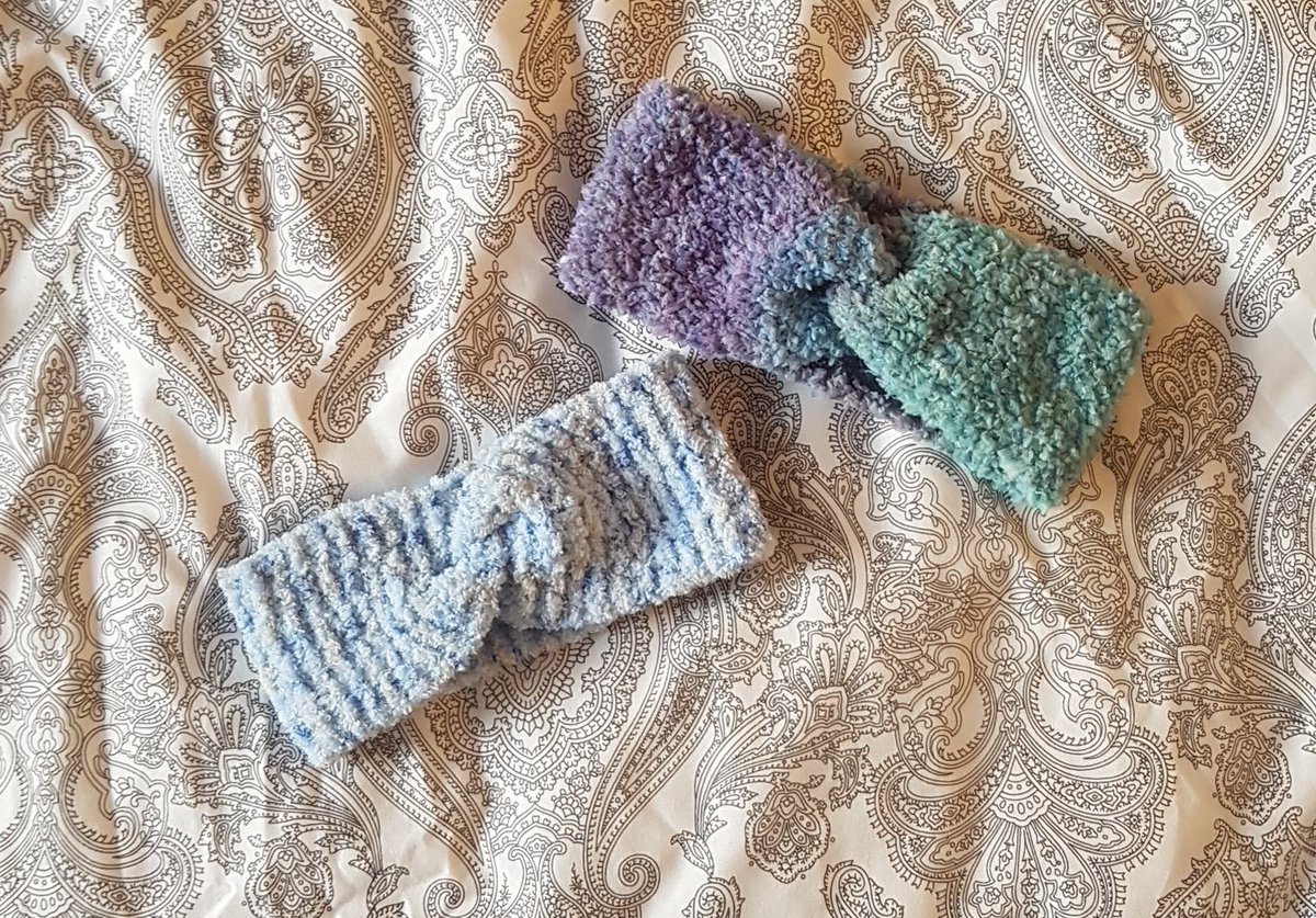 HemaChaplin's tweet photo. Some recent #ChapsKnits, message me if you would like any family frames, baby/toddler hats, mittens or headbands! They make great christmas or new baby presents! Or follow @ChapsKnits on Instagram! #handmadegifts https://t.co/N1g4bJrZPQ