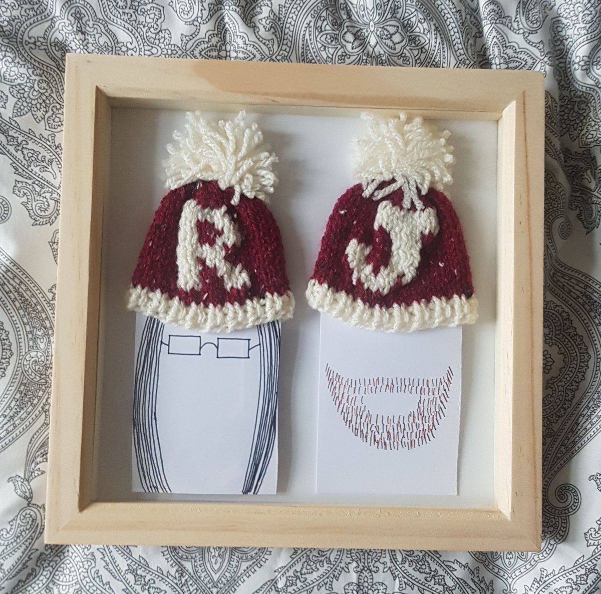 HemaChaplin's tweet photo. Some recent #ChapsKnits, message me if you would like any family frames, baby/toddler hats, mittens or headbands! They make great christmas or new baby presents! Or follow @ChapsKnits on Instagram! #handmadegifts https://t.co/N1g4bJrZPQ