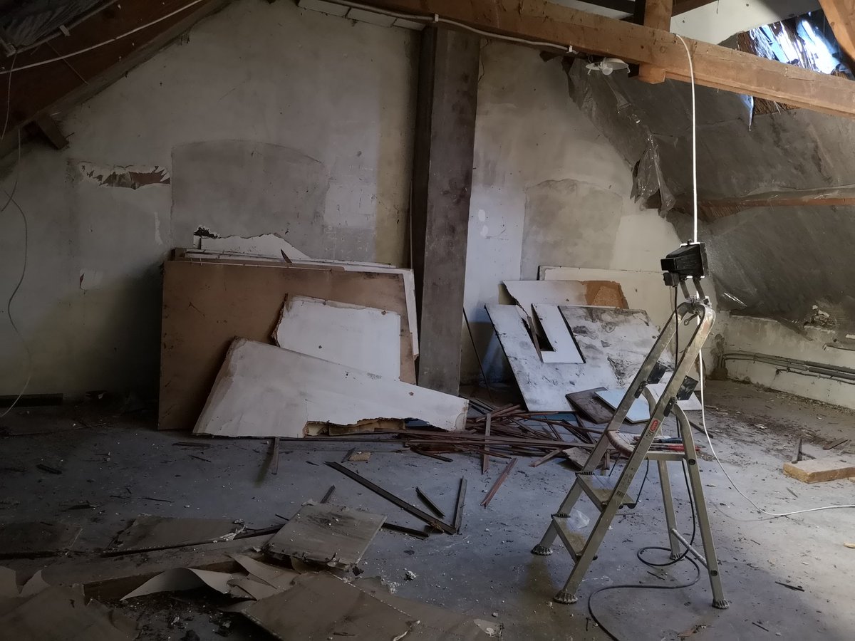 anoukvdwerf's tweet photo. Heuj! Het project 'slaap/badkamer' is van start. Velux en isolatie besteld, we moeten iets als we op de vloerverwarming moeten wachten. 🤩 https://t.co/vLs7DcU685
