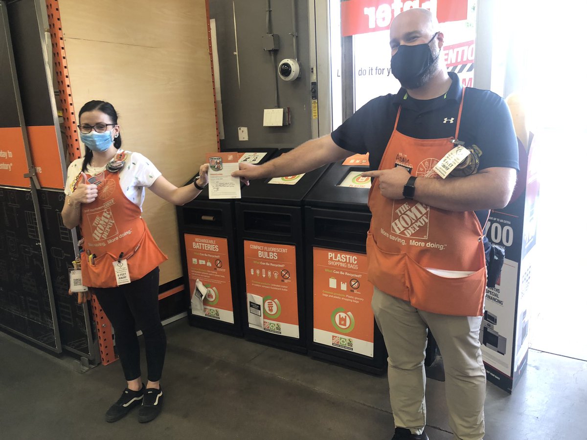 AFilantres's tweet image. Incredibly thankful for such an amazing team. Had the pleasure of recognizing some of the best in the business this weekend!! Lori, Elise, Molly and Adam! Thank you for all you do for our customers!!!
#HD0473
 @GPsharkz @D66Celest @Phil_Goosic @FSaldana13 @cat_thanner @Hmrhd1953