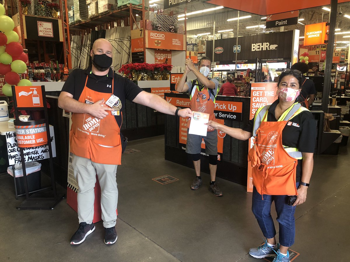 AFilantres's tweet image. Incredibly thankful for such an amazing team. Had the pleasure of recognizing some of the best in the business this weekend!! Lori, Elise, Molly and Adam! Thank you for all you do for our customers!!!
#HD0473
 @GPsharkz @D66Celest @Phil_Goosic @FSaldana13 @cat_thanner @Hmrhd1953