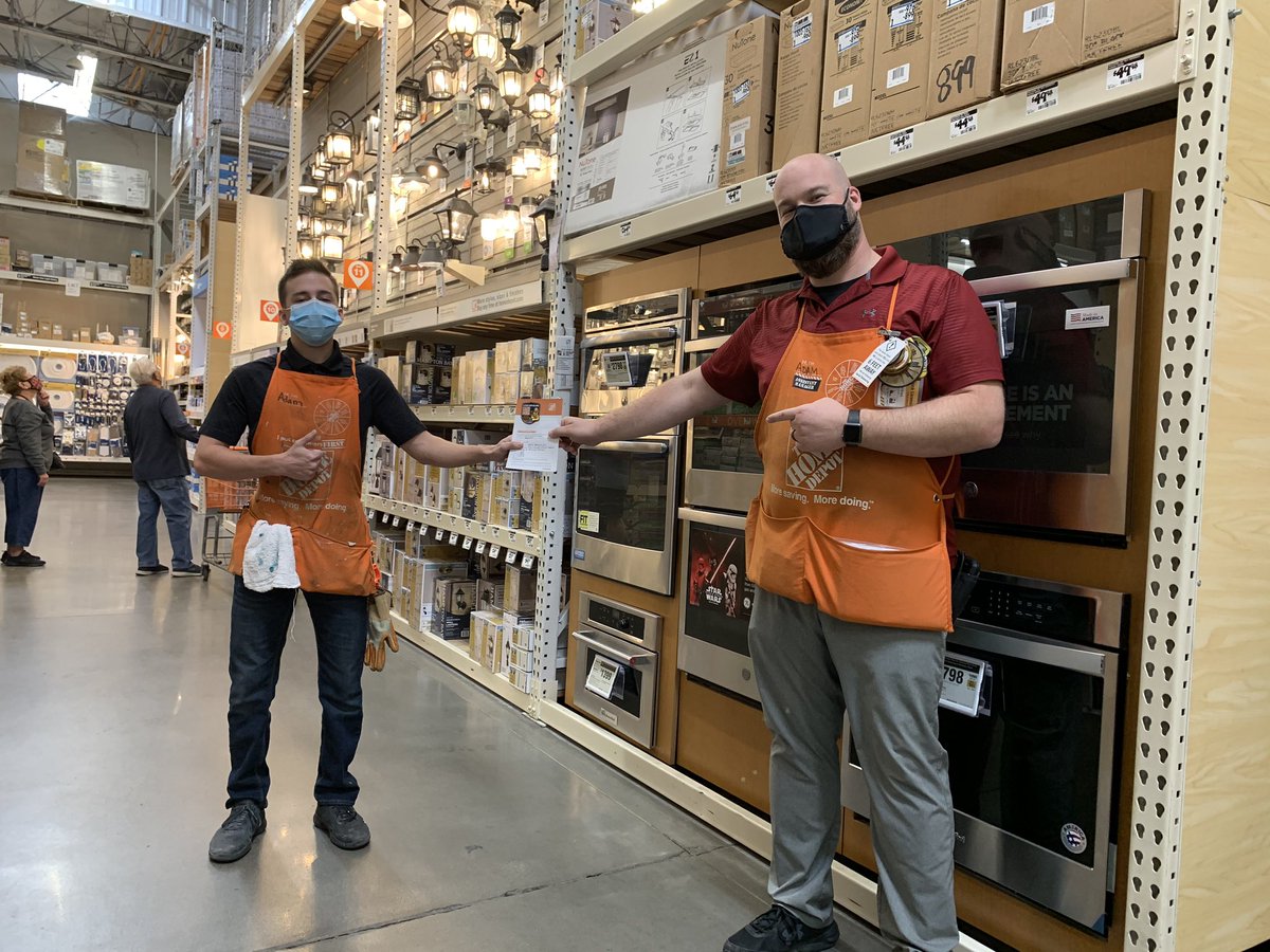 AFilantres's tweet image. Incredibly thankful for such an amazing team. Had the pleasure of recognizing some of the best in the business this weekend!! Lori, Elise, Molly and Adam! Thank you for all you do for our customers!!!
#HD0473
 @GPsharkz @D66Celest @Phil_Goosic @FSaldana13 @cat_thanner @Hmrhd1953