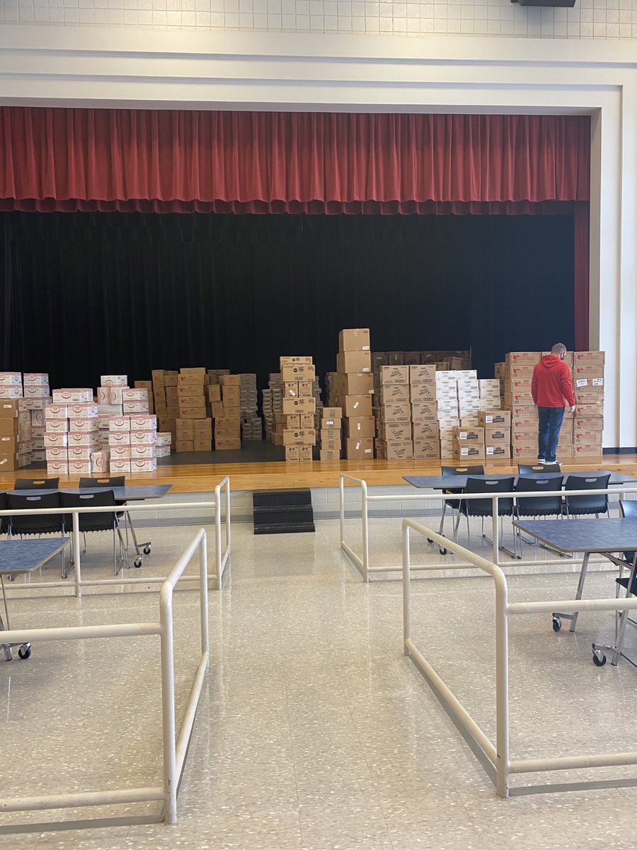 torontocafe1's tweet photo. If anyone wants to know what 29,440 breakfast and lunch looks like. A BIG shout out to Reinhart , Sandy and Kevin my driver. And his helper. Let the fun begin. https://t.co/r095ckueyR