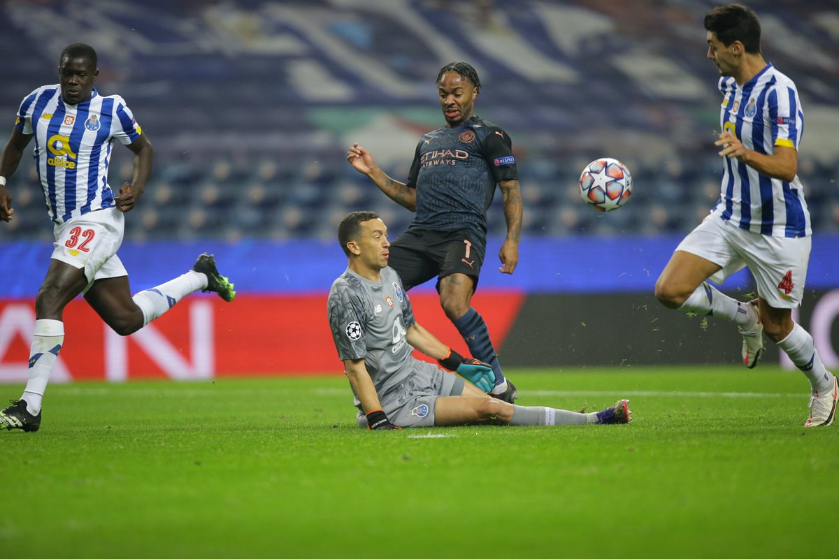 IvaNFCPortO's tweet photo. ⛔ Марчесин ⚽

💪 Опиши одним словом вчерашнее выступление нашего № 1
#Marchesín #FCPorto #FCPMCFC #UCL #NaçãoPorto https://t.co/GNwB1EuvAq