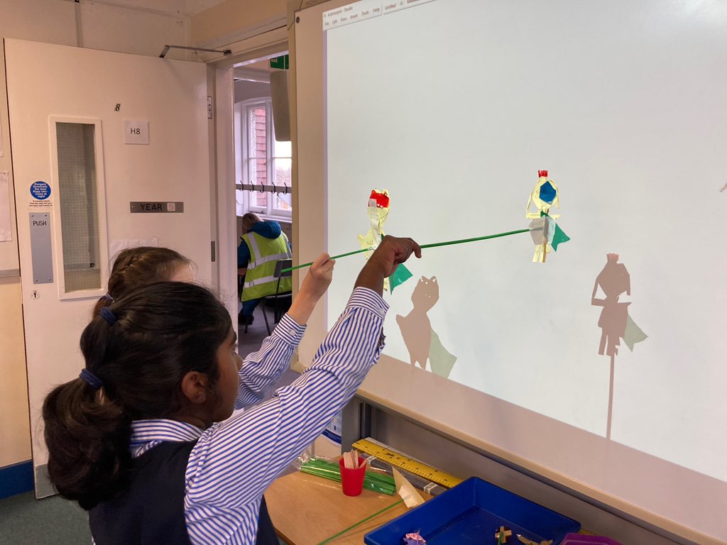 Year 2 have been making a Shadow Puppet nativity this week #TakaCLOSERlook