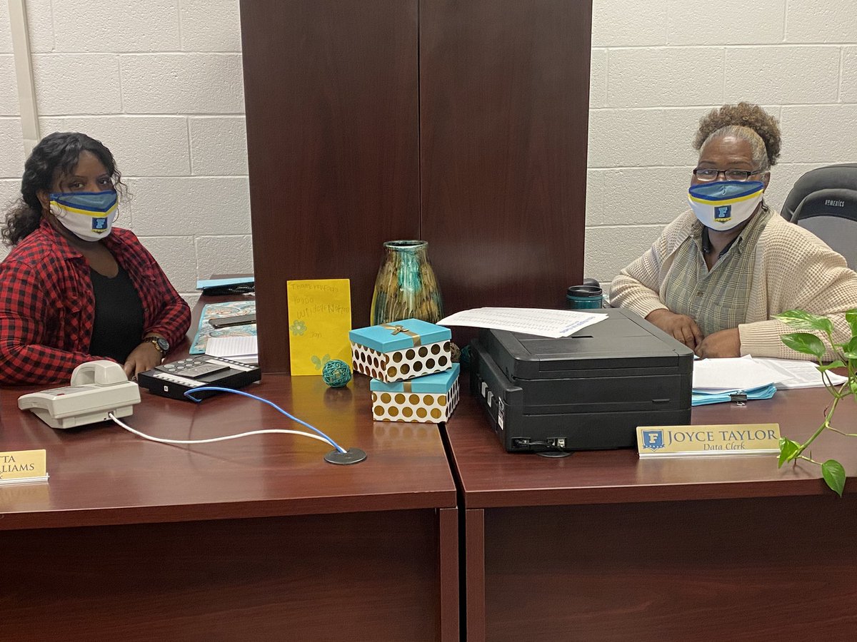 fayettewarehigh's tweet photo. Our beautiful Data Clerks looking amazing today in their cozy flannel!! @FCPSchoolsTN @Supt_Hamlett https://t.co/UKexvxeJxu