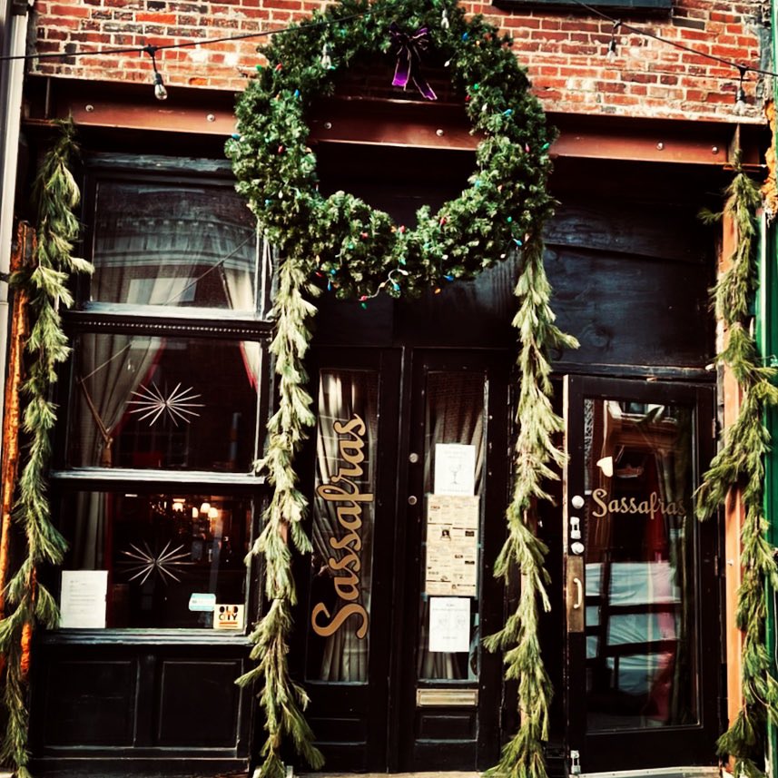SassafrasBar's tweet photo. @sassafrasbar is ready to celebrate the holidays with YOU!  Our #togo window is open Wednesdays &amp; Thursdays 4-7pm, offering our ENTIRE cocktail menu.  This includes HOT drinks &amp; pretzels!  See you soon chums!
#oldcity #happyholidays #happy #cheerful #celebrate #cocktails https://t.co/OBoDzlKQ7m