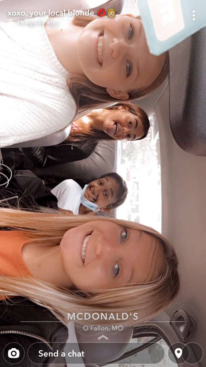 sophiabrinker02's tweet photo. @yearbookfzn @FZNPrincipal #fznfall https://t.co/urPDfbwXWS