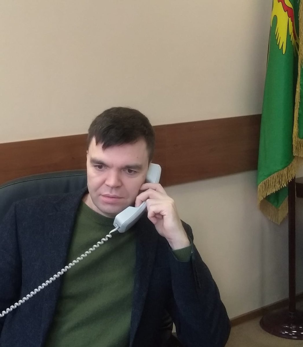julbigon's tweet photo. Депутат Обручевского района Сергей Андреев провел дистанционный прием населения в рамках декады приема населения партией "Единая Россия".Дан ответ на вопрос о пукте сдачи  пришедших в негодность энергосберегающих  и ртутьсодержащих ламп.#ЕРМосква #ЕРпомогает #ЕР19лет https://t.co/aAbrctgomt