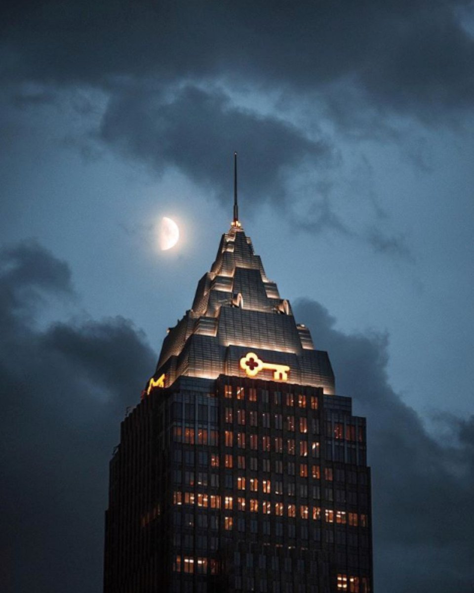 Key_Tower's tweet photo. Spooky season might be over, but Key Tower likes to celebrate all year long. ☁️👻 📸PC: @alexfarmerphoto #KeyTower https://t.co/b7bqDjp5sZ