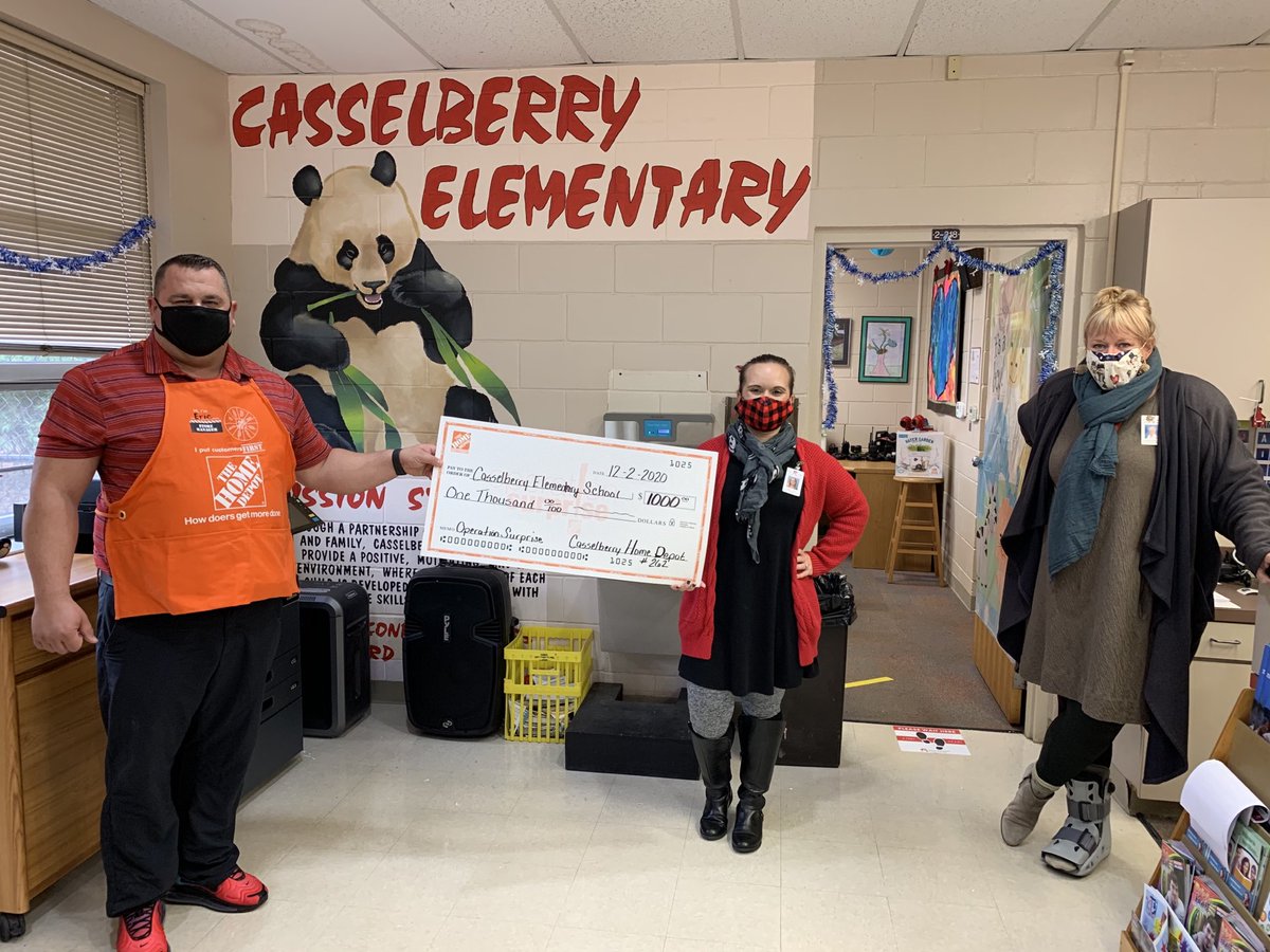 One of the benefits of our company is our ability to give back to the community. Today we presented Casselberry Elementary School with $1000 with our project Operation Surprise and cleaning supplies to go along! ⁦<a href="/thayer_eric/">EricThayer</a>⁩ ⁦@WardallyJ⁩ ⁦<a href="/hdKimP/">Kim Pisarski</a>⁩