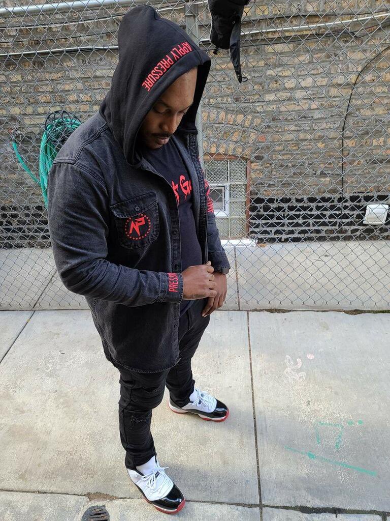 FREDDYRUGER2212's tweet photo. 💯😤👣🗣AP Custom Jean Dirt Gang Logo Shirt Red 3M with Matching Winter hat with Detachable face mask‼️I match all Shoes‼️#Urbanfashion #AP #ApplyPressure #FON #APL #BLM #BlackOwnedBusiness #ChicagoDesigner #2020Fashion #PressureSZN #APshit #APDirtGang #APMotorCross https://t.co/7n8S75ISOS
