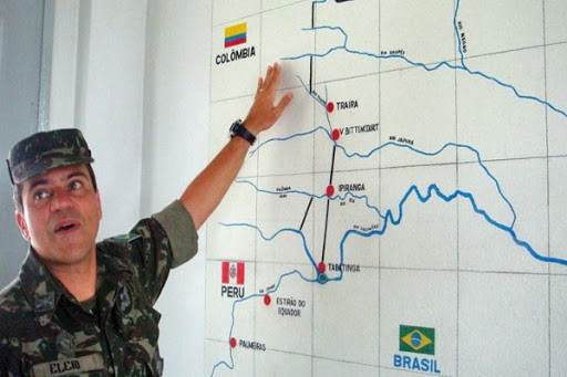 Ary_AmoPT's tweet photo. 8º Batalhão de Infantaria de Selva do Exército (8º BIS), tenente-coronel Antônio #Elcio Franco Filho

Hoje no ministerio da Saude. https://t.co/thb8z2zf5o