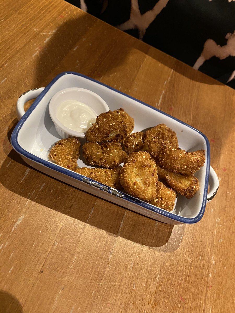 mikeygreen68's tweet photo. Out for #Dinner with my Lovely Wife at the @Three_Arches for probably the last time in 2020 Sadly 😢 it’s a surreal time 🤷♂️ #MakingTheBestOfLife #OneLife #Memories #2020Covid19
#LivinOurBestLife #GoodTimes #HusbandAndWifeTime ❤️#Starters #CrispyCauliflowerBites #LambKoftaSkewers https://t.co/mDaBIpAFBq