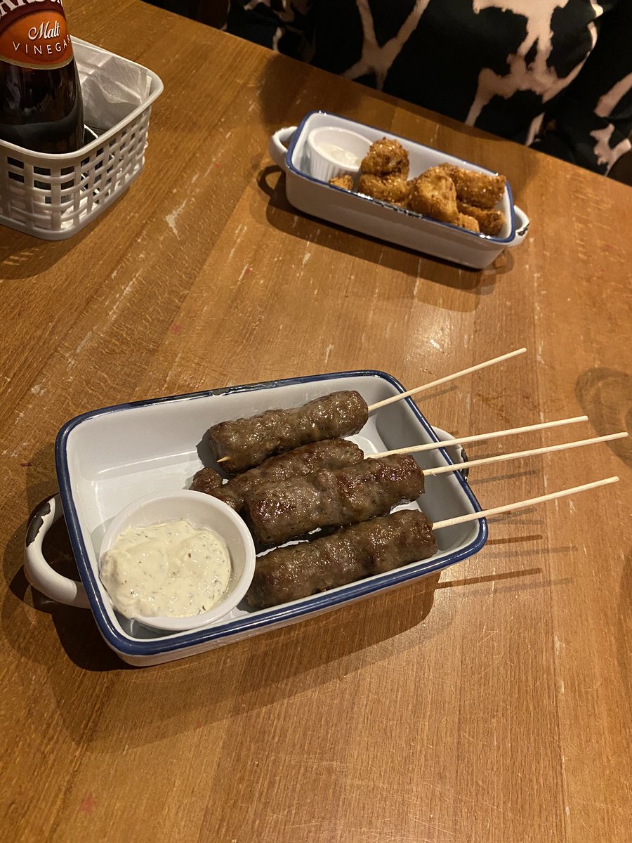 mikeygreen68's tweet photo. Out for #Dinner with my Lovely Wife at the @Three_Arches for probably the last time in 2020 Sadly 😢 it’s a surreal time 🤷♂️ #MakingTheBestOfLife #OneLife #Memories #2020Covid19
#LivinOurBestLife #GoodTimes #HusbandAndWifeTime ❤️#Starters #CrispyCauliflowerBites #LambKoftaSkewers https://t.co/mDaBIpAFBq