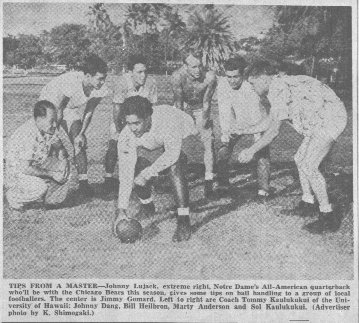 Center snaps to QB. QB laterals to center. Center completes a 50-yard pass to receiver.

Jimmy Gomard and the Rainbows had some fun in the back end of a 41-14 rout of Fresno State on this date in 1949.

READ MORE: hawaiiwarriorworld.com/football/on-th…