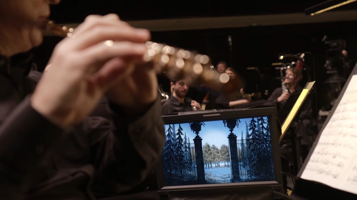 _Cameralucida's tweet photo. Tournage de "L'oiseau de Feu" en dessins et orchestre à la @philharmonie. Aux pinceaux Catherine Meurisse, et à la baguette Gabor Kali et l' @OrchestreParis.
A voir bientôt sur @ftvculturebox. https://t.co/bR7BzISEqh