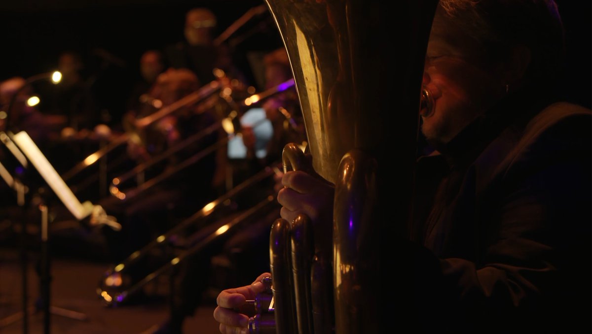 _Cameralucida's tweet photo. Tournage de "L'oiseau de Feu" en dessins et orchestre à la @philharmonie. Aux pinceaux Catherine Meurisse, et à la baguette Gabor Kali et l' @OrchestreParis.
A voir bientôt sur @ftvculturebox. https://t.co/bR7BzISEqh