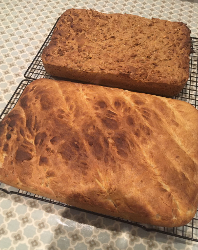 Einkorn wholemeal. Einkorn, an ancient grain.And a Canadian strong white flour. Both loaves seem to have come out ok. Now on the cooling racks.