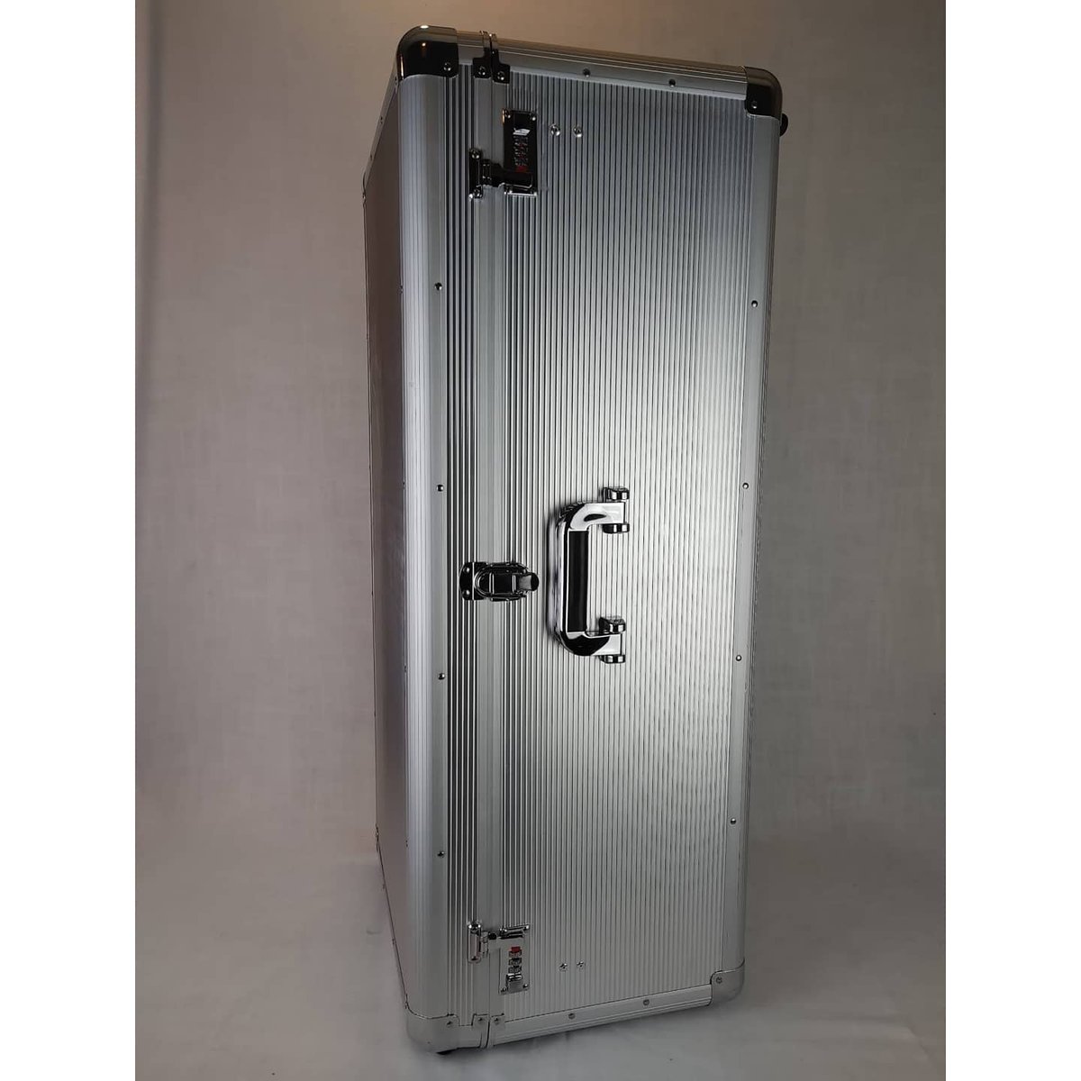 NOVACharity's tweet image. A Pencil, a Fork, a Stapler, and a $20 Bill?

The Warlord Titan comes with an acrylic game aid from @tntlaserworks and it's own protective rolling trunk with custom cut foam from KR Multicase. 

novaopenfoundation.org/2020-raffle