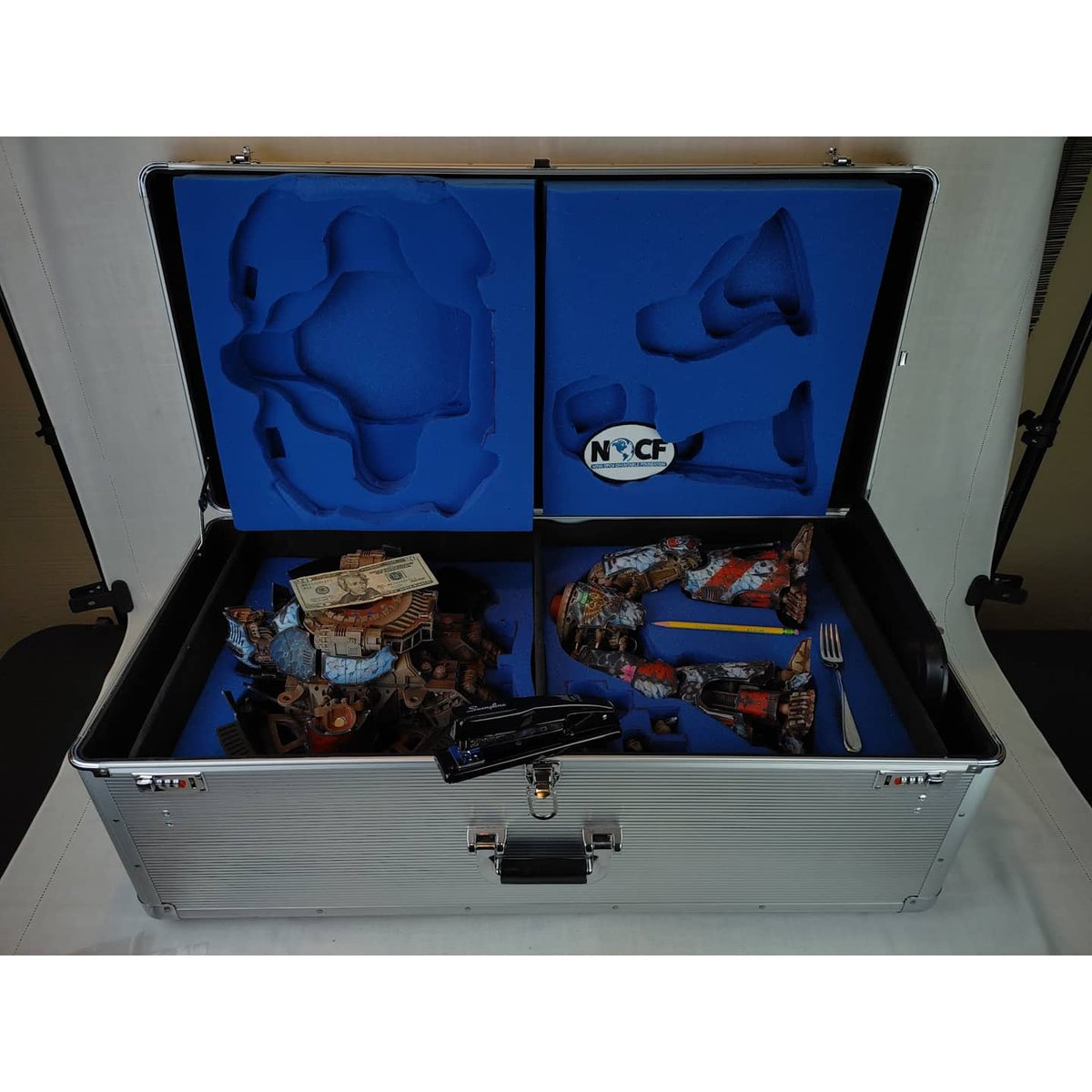 NOVACharity's tweet image. A Pencil, a Fork, a Stapler, and a $20 Bill?

The Warlord Titan comes with an acrylic game aid from @tntlaserworks and it's own protective rolling trunk with custom cut foam from KR Multicase. 

novaopenfoundation.org/2020-raffle