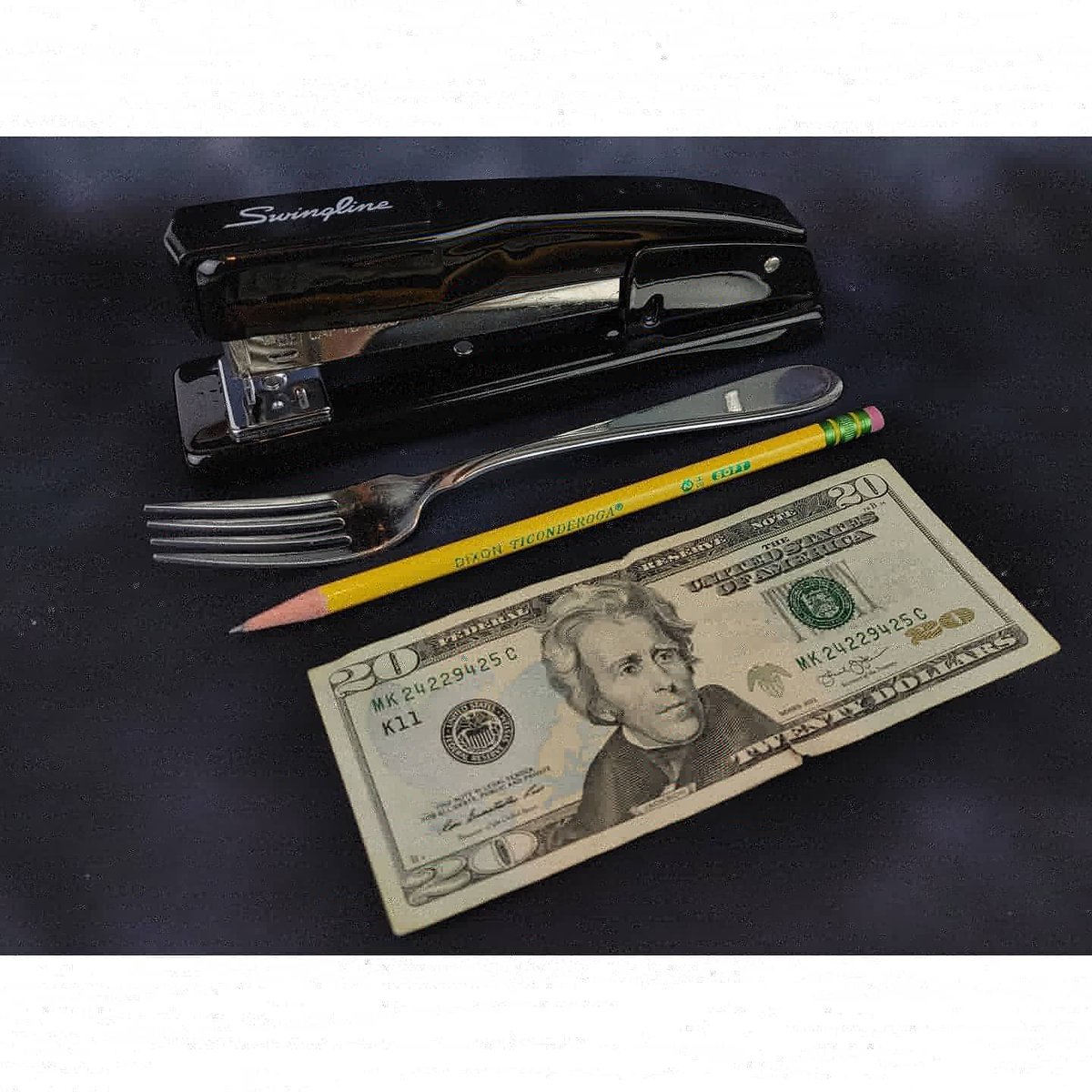 NOVACharity's tweet image. A Pencil, a Fork, a Stapler, and a $20 Bill?

The Warlord Titan comes with an acrylic game aid from @tntlaserworks and it's own protective rolling trunk with custom cut foam from KR Multicase. 

novaopenfoundation.org/2020-raffle