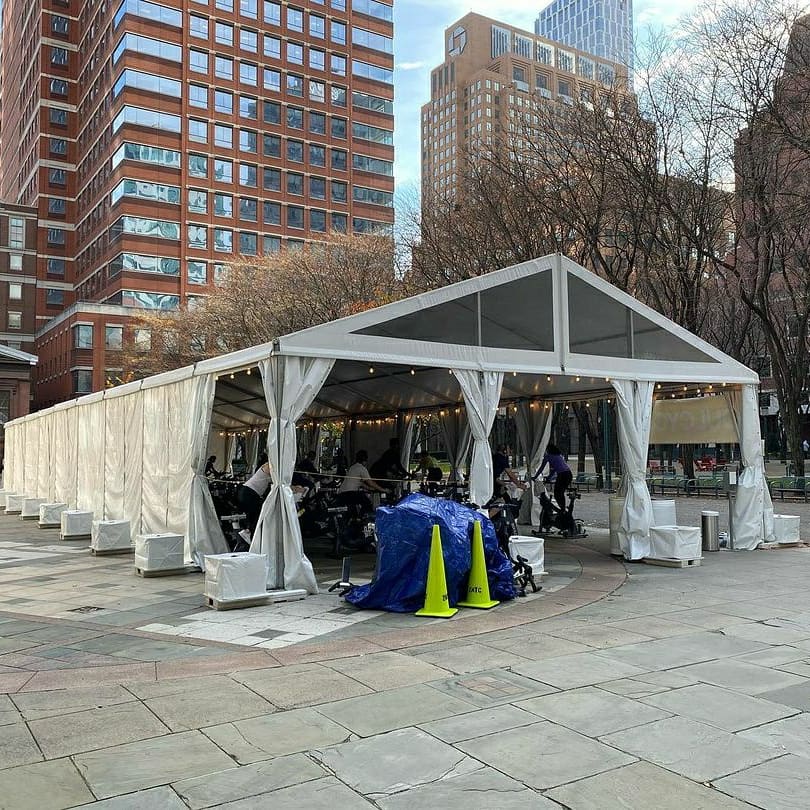 block_roll's tweet photo. Winter workouts are happening at @soulcycle 🚲 thanks to @starrtent's safe (and heated!) tenting solutions!

#blockandroll #soulcycle #starrtent #tentsafety #tentballast #tents #tentrental #cementblocks #concreteblocks #workout #outdoorgym #gym  #outdoorfitness #fitness https://t.co/btb5AMr3Ba
