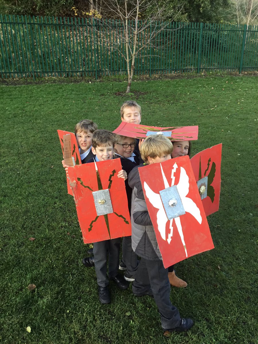 Year4poppyroad's tweet photo. Weβve had a fab afternoon becoming Roman soldiers! We used what we had learnt about the Roman army to make sure we were creating the correct formations like the Tortoise and the Orb. We used our shields which we have all made ourselves! #primaryhistory #romanshields #outdoorlearn https://t.co/eCBpGaFkTJ