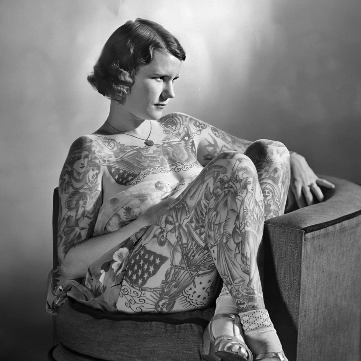 1938: Betty Broadbent, the 'Tattooed Venus _ Photographer: Ray Olsen _ For more pictures like this, follow @retronauthome @retronauthq