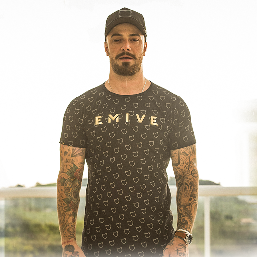 Emiveoficial's tweet photo. ... a arte de se renovar, acompanhe nossas redes sociais, em breve lançamento! ✨🔥 https://t.co/5f7Fq6itcv