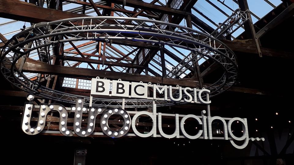 AKDKmusic's tweet photo. Donβt forget to tune in to @BBCIntroSouth this eve 8-10pm with @MelitaRadio to hear something from our new album π»β€οΈ
#SharedParticles #AKDK #BBCIntroducing https://t.co/VVESx3KVnj