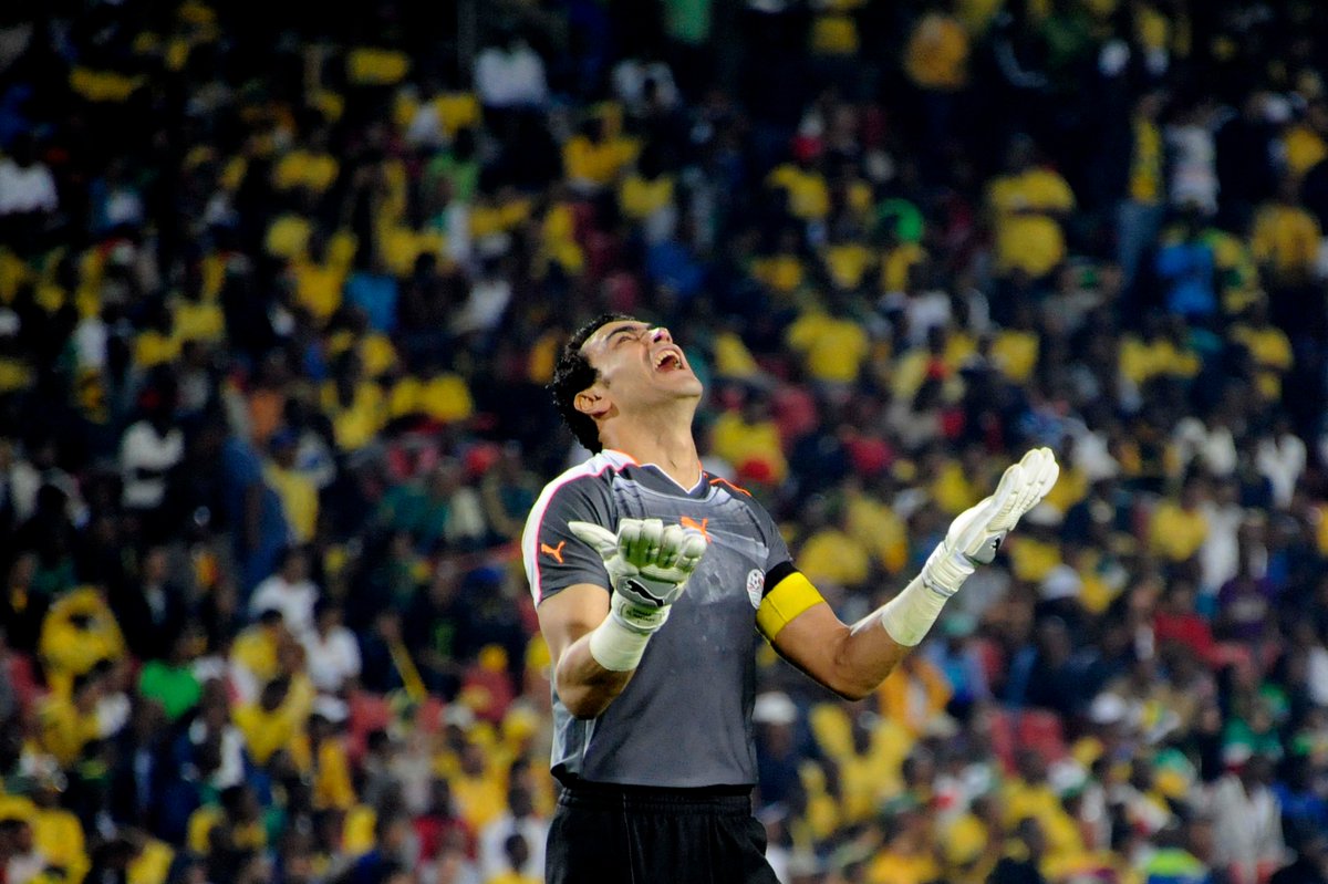 With 47-year-old former Egypt international goalkeeper Essam  @ElHadary officially announcing his retirement, we decided to speak to Egyptian football expert and  @King_Fut editor Ahmad Yousef ( @EgyptianPlayers) to find out more about the original Egyptian King.THREAD 