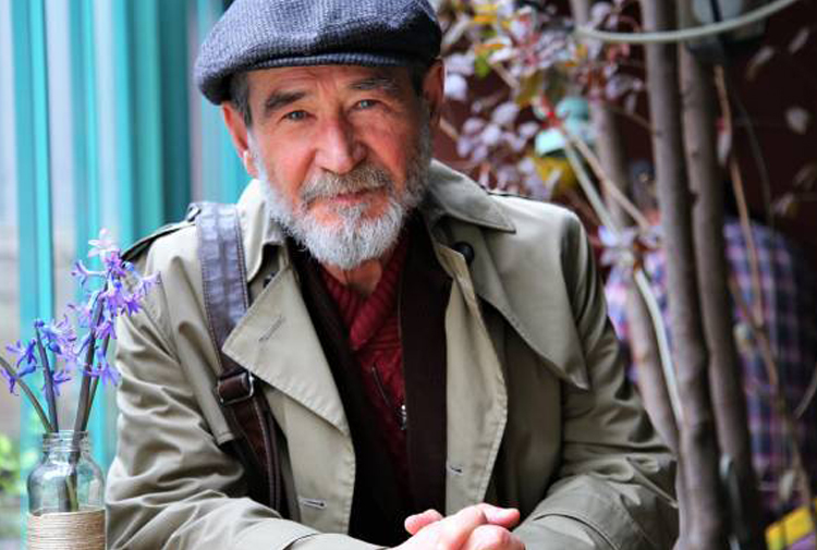 "Kavgadan uzak kalmışsan
sevdadan da uzaksın demektir"

İyi ki doğmuş Ahmet Telli, iyi ki yazmış. ✨

#AhmetTelli |Hüznün İsyan Olur