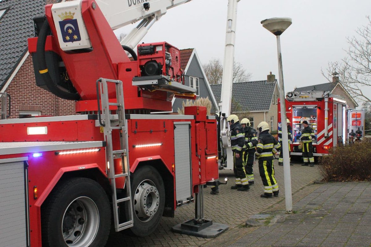 Brandweer ingezet voor schoorsteenbrand in Oudwoude -..
