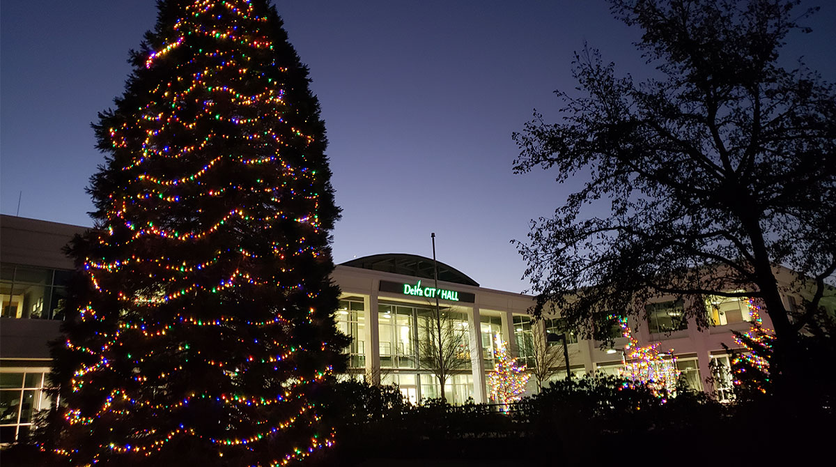 CityofDeltaBC's tweet photo. Thank you to our wonderful community for helping to #LightUpDelta last night! The neighbourhood participation and community spirit that went into this event was heartwarming ❤️
We’d love to see all of your homes lit up – tag @CityofDeltaBC in your posts and use #LightUpDelta! https://t.co/5ANnCjT82n