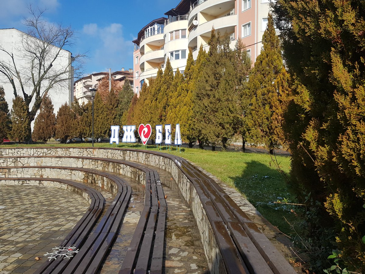 seckinf's tweet photo. @CansuVatansever şuraya güzelliklerin olduğu bi resim bırakalım https://t.co/z4IcDVfGOo