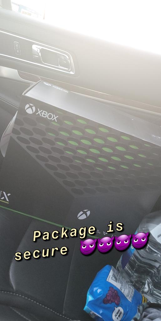 bobfor24's tweet photo. @TheSiteSupply got my xbox yesterday from the best buy restock on the 28th Leta go!!!! https://t.co/xj07r6yElW