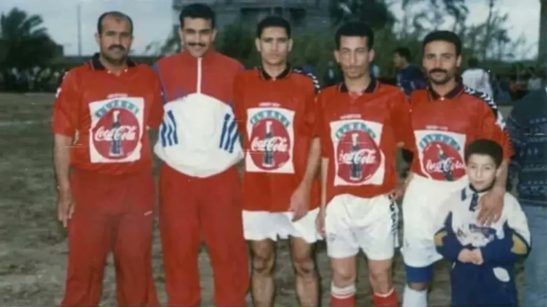 At 17 he was scouted & signed for 2nd division side Damietta, where he was forced to wear goalie gloves for the first time. He made his debut for Damietta in 1993 aged 20 and just after just a few games received a shock call up to the national team.Second on the left here 