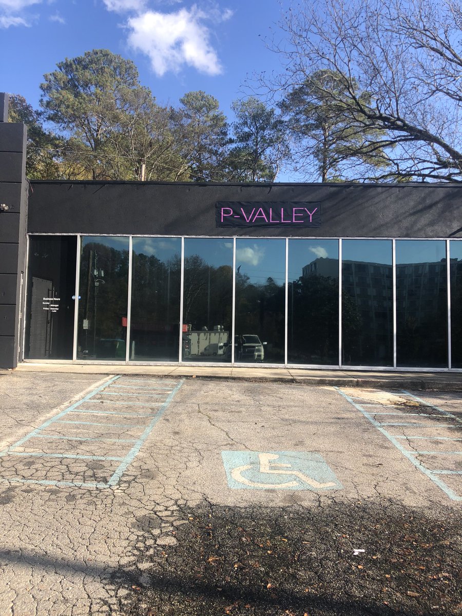 takeyybxtch's tweet photo. ONLY IN ATLANTA 🤔😂😂😂😂 https://t.co/DwePH8fbPu