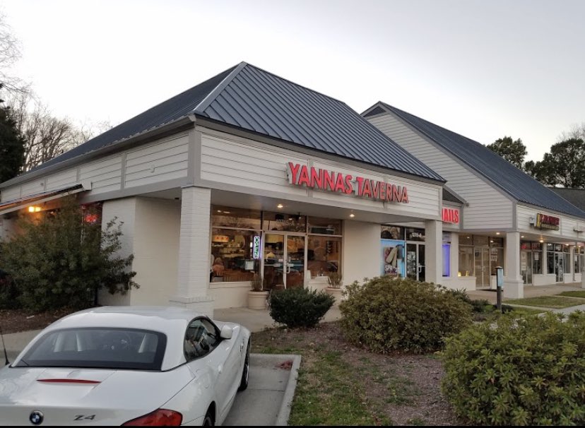 hi twitter i never do stuff like this but my parents own a greek restaurant and are thinking of closing it’s doors. this is our livelihood. everything is made IN HOUSE and my mom spends hours a day on prep. w the on going pandemic, a simple retweet could bring our next costumer