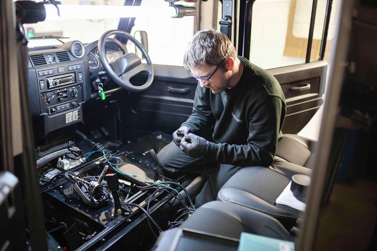 LR Custom works. Recreate your Defender. #lrmotors #yorkshire #landrover #defender