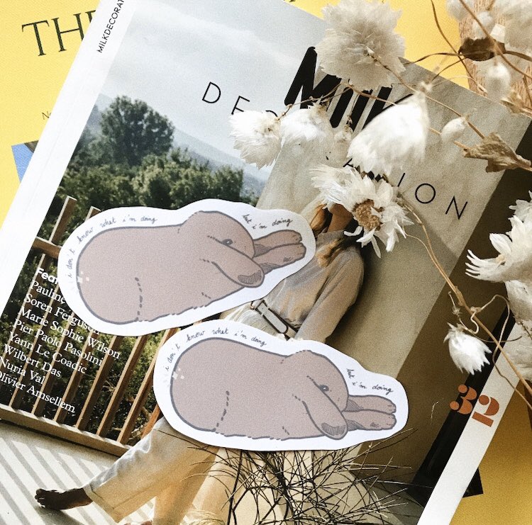 Helloooo ✨

Pour offrir à Noël je vous propose des prints, des illustrations personnalisées, des tote bags peints à la mains et plusieurs modèles, et bientôt, des stickers !
N’hésitez pas à posez vos questions en dm sur mon Instagram: aeternaesis ✨
Bisous ❤️