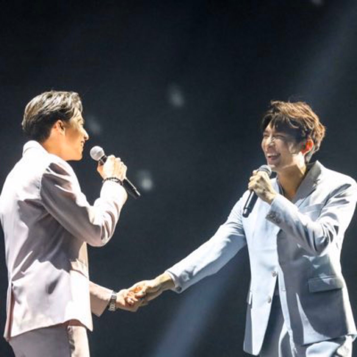 How it started      How it’s going Aka a thread of  #MewGulf that will make you cry 