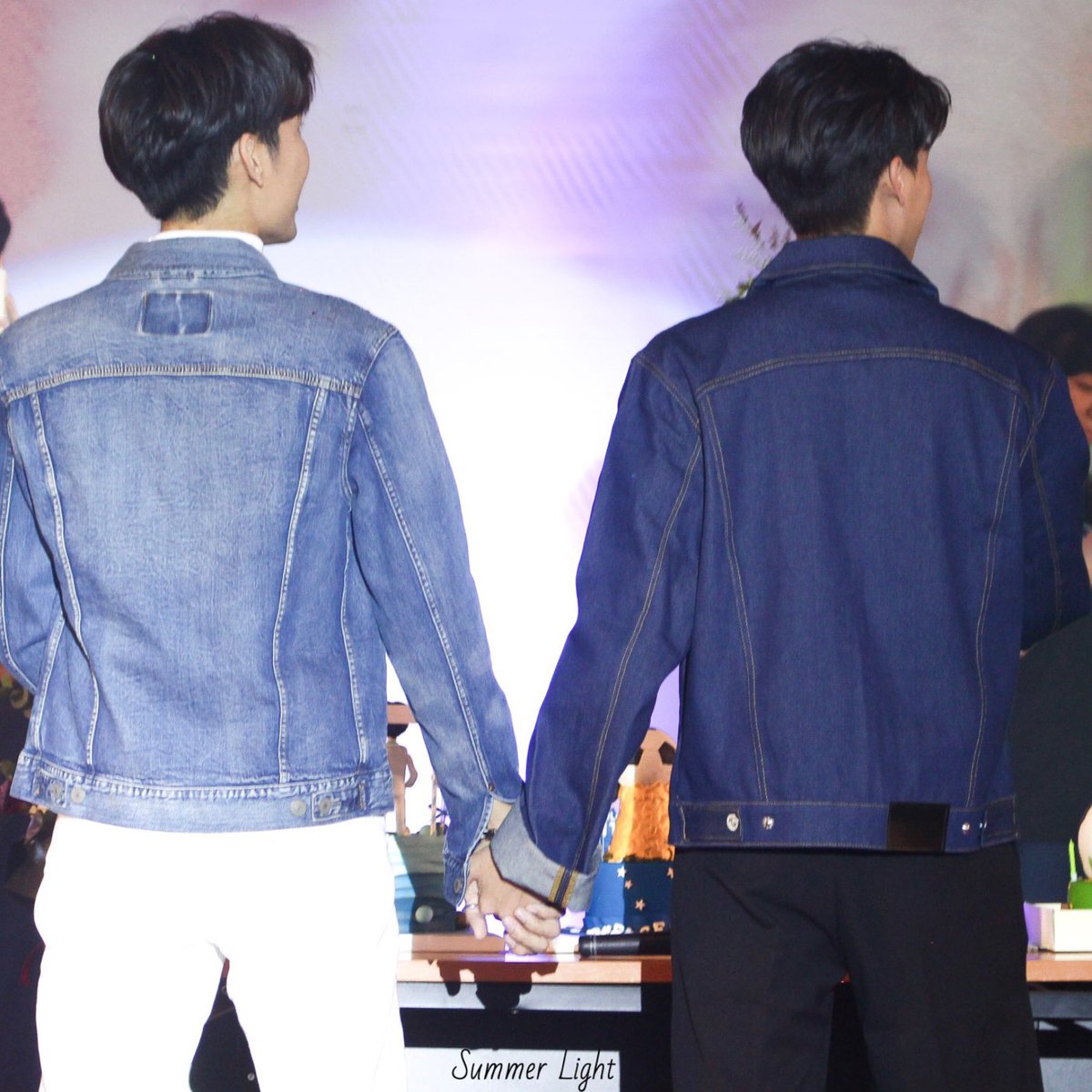 How it started      How it’s going Aka a thread of  #MewGulf that will make you cry 