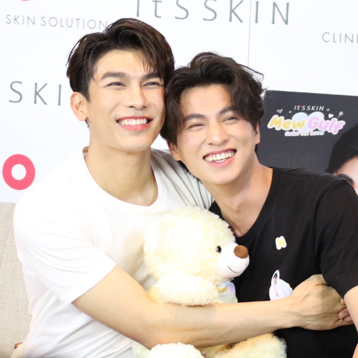 How it started      How it’s going Aka a thread of  #MewGulf that will make you cry 