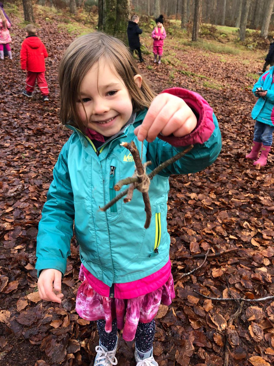 LadybankPS's tweet photo. P1/2 had a super afternoon at the woods today. They made leaf angels, created stars for a Christmas tree and S even found Stick Man!! #outdoorlearning #playislearning #learningisplay https://t.co/6P2SC54HQx