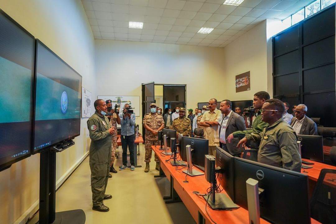 #BREAKING $NEWS
Today, more than 50 armed #Ethiopia/n soldiers loyal to Abiy-Isaias have crossed the border into #Sudan once they found themselves been intercepted using ቆረጣ 'Flank tactic' by #TPLF Ti defense Forces after PM Abiy says military operation in #Tigray “completed” https://t.co/BYXGhSvNSN