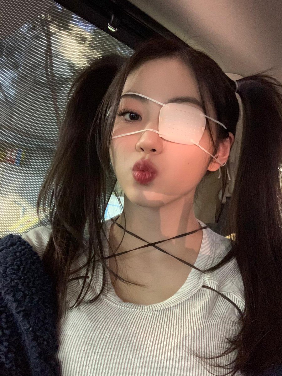 a thread but its just this picture of eunbin!