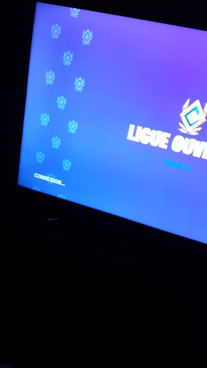 PoguesZoulouu94's tweet image. ahahaha c une blague 3eme fois chargement infini d'affilée ??? 😭😭😭😭😭mdrr j la haine