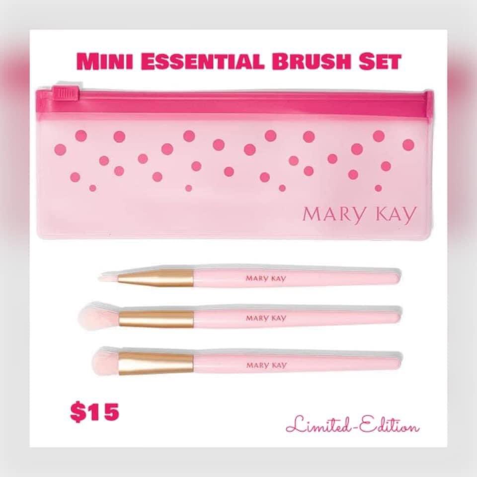 MissMadisonsMK's tweet photo. CHRISTMAS TIME IS HERE! ❤️🎄 
Here’s some Great stocking stuffer ideas!! 💕 💡 
Message me, text, or call 📱 for more information or ordering💗 
https://t.co/90PIR52AY8 https://t.co/0kUHp0pUBZ
